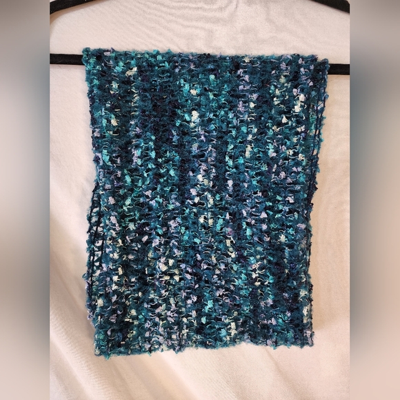 Elegant Blue Knit Infinity Scarf - Picture 2 of 9